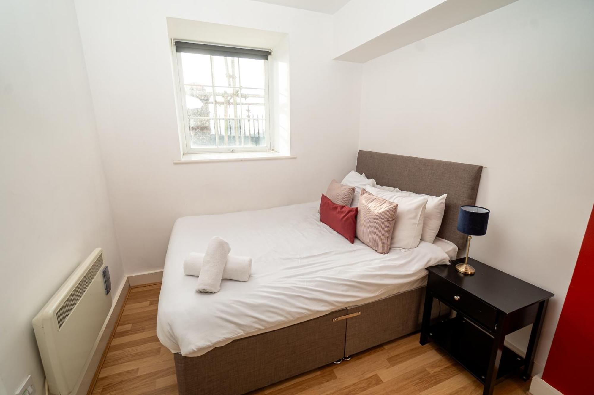 Cozy And Modern 2-Bed Apartment Swansea Exterior photo