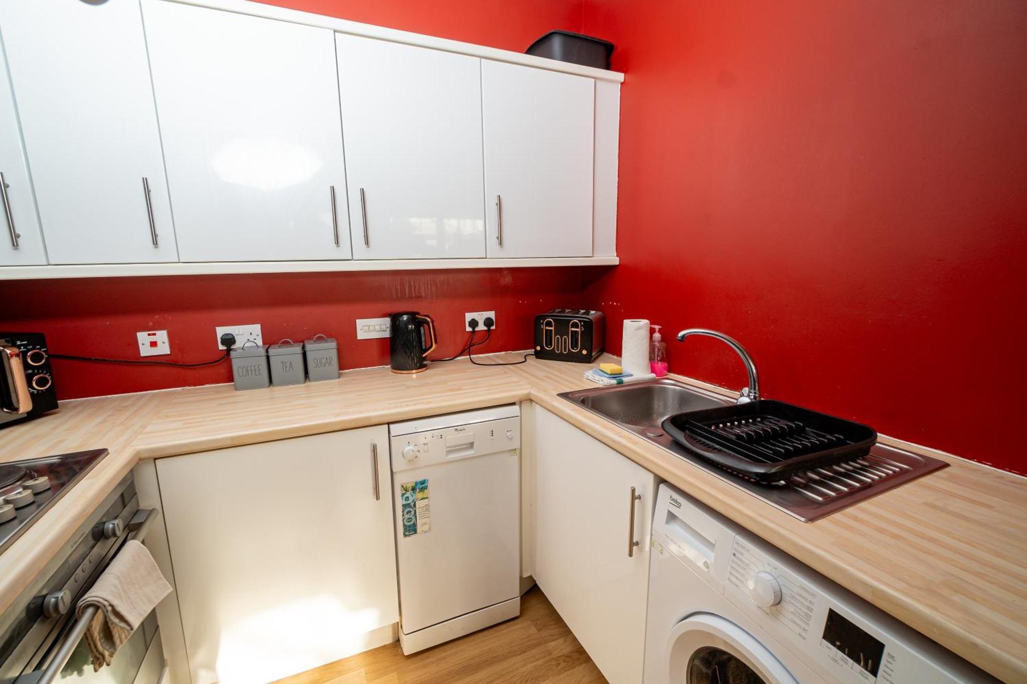 Cozy And Modern 2-Bed Apartment Swansea Exterior photo